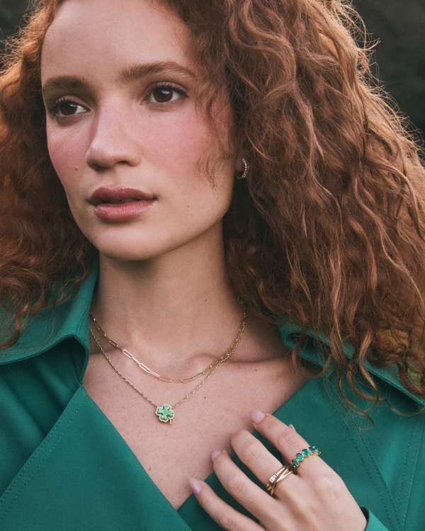 Clover Gold Short Pendant Necklace - alternate view