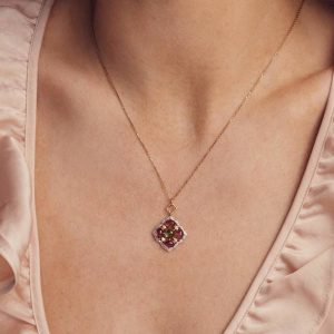 0.24 ct Heirloom Dira 14k Yellow Gold Short Pendant Necklace - view 2
