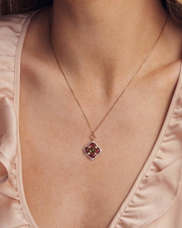 0.24 ct Heirloom Dira 14k Yellow Gold Short Pendant Necklace - view 2