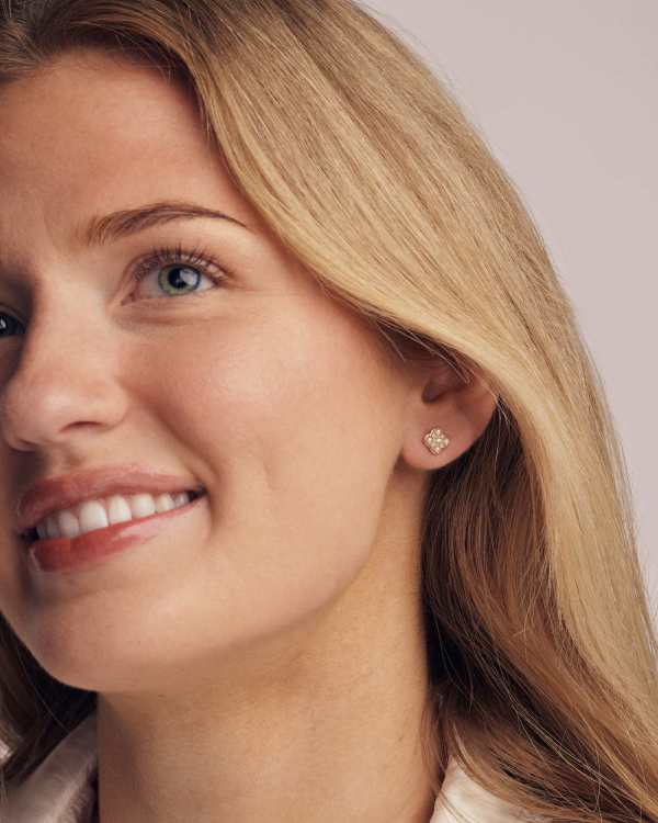 Dira Luxe 14k Yellow Gold Stud Earrings - view 2